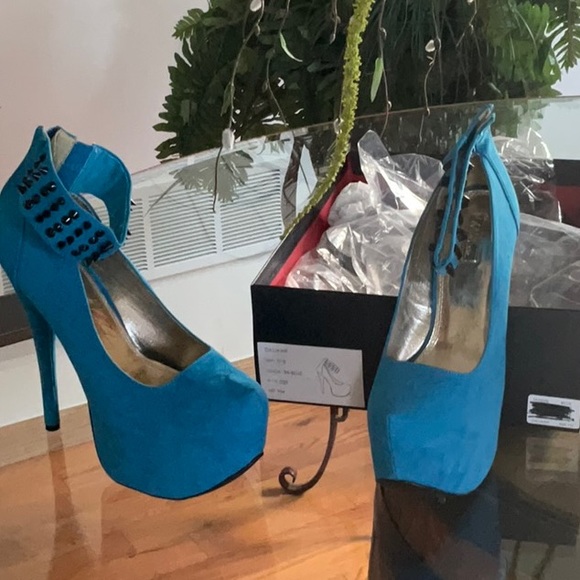 Women Blue size 9 platform heels - Picture 3 of 7